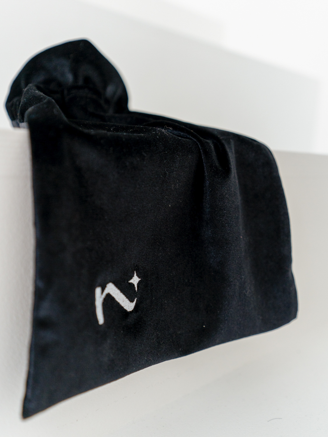 Welurowy woreczek Nimfinity - obrazek 2